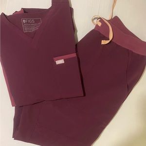 Special edition Figs set. Single picket top, jogger pants. Cozy set